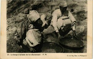 CPA AK Le lavage a la botee de l'or alluvionnaire MADAGASCAR (819579)