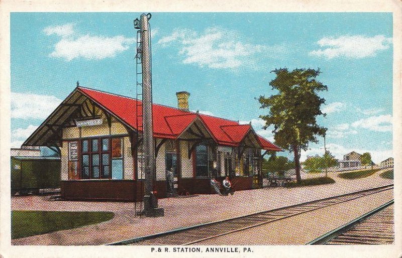 Postcard P & R Railroad Station Annville PA