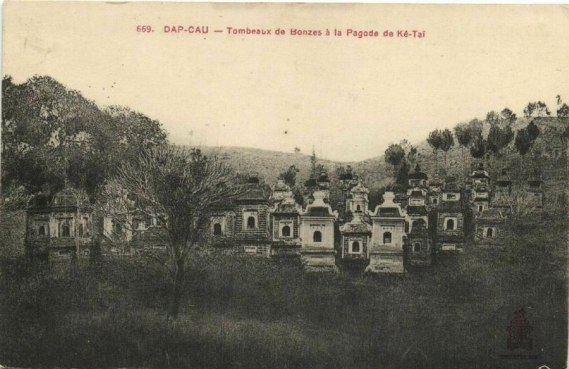 CPA AK Vietnam Indochine DAP-CAU Tombeaux Bonzes à Pagode Ké-Taï (60347)