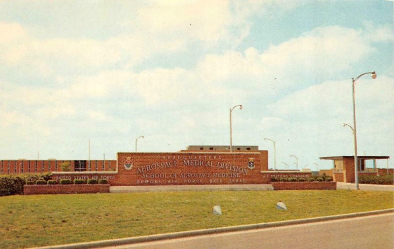 SAN ANTONIO, Texas TX   BROOKS AIR FORCE BASE~Aerospace Medical School  Postcard