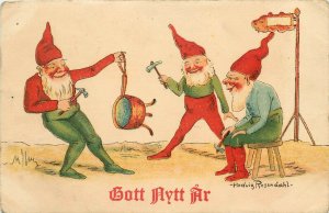 Fantasy Art New Year Postcard Tomte Gnomes Hit Cooking Pot w/ Hammers, Rosendahl