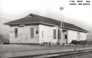 Eunice New Mexico 1964 Texas New Mexico train depot real photo pc BB2751