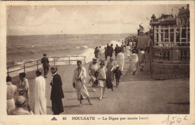 CPA HOULGATE La Digue par Maree Haute (1225662)