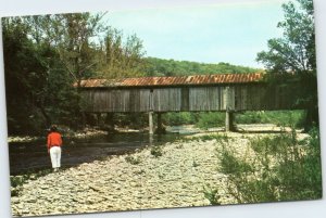 postcard  Brown County Columbus-Young Covered Bridge Ohio