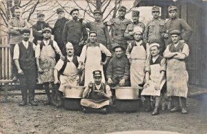 UNIFORMED WW1 GERMAN SOLDIERS & KITCHEN WORKERS~MILITARY PHOTO POSTCARD