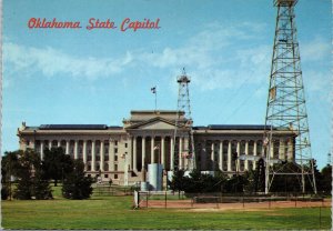 CONTINENTAL SIZE POSTCARD OKLAHOMA STATE CAPITOL BUILDING AT OKLAHOMA CITY 1970s