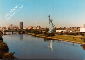 Iowa Des Moines Skyline