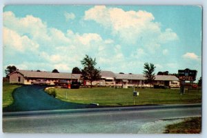 c1960 Whiteland Indiana IN Postcard Wishing Well Motel Miles South Indianapolis