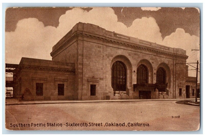 1940 Southern Pacific Station Sixteenth Street Road Oakland California Postcard