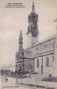 France Landerneau L'Eglise Saint Houardon Le Clocher et le Portail Lateral