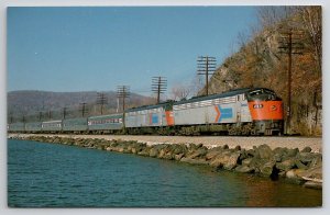 Amtrack Water Level Express Skirts The Hudson River At Peekskill NY Postcard D36