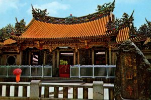 Taiwan Taipei City Lung Shan Temple Carved Pillars