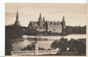 Denmark Postcard - Frederiksborg Slot Set Fra Torvet      XX616