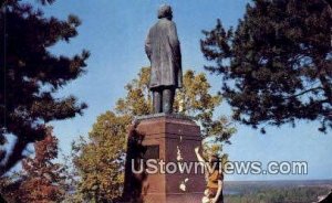 Mark Twain Statue, Riverview Park in Hannibal, Missouri