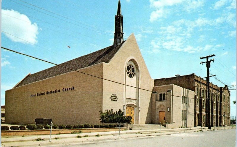 WAYNE, MI Michigan   First United METHODIST CHURCH   c1960s   Postcard