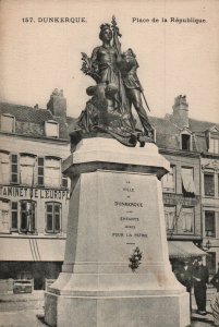 Dunkerque - Place de la Republique.    PC