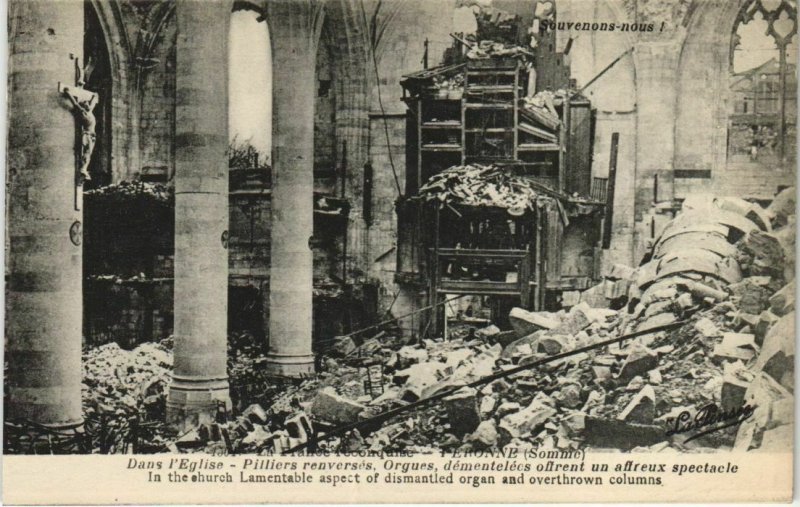 CPA Guerre Militaire PÉRONNE dans lEglise Orgue ruines (808408)