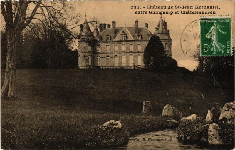 CPA Chateau de St-Jean Kerdaniel - entre Guingamp et Chateleaudren (630425)