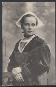 France Postcard - National Costume - Jeune Fille d'Auray  RS16303