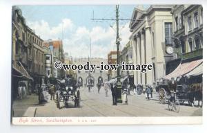 tq0237 - Hants - Horse & Cab along the High Street, in Southampton - Postcard