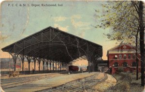 P.C.C. & ST. L. DEPOT RICHMOND INDIANA TRAIN TROLLEY POSTCARD 1913