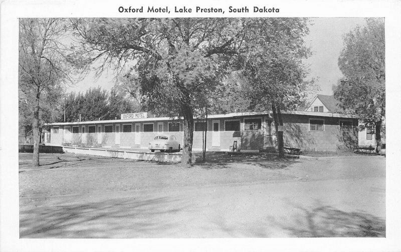 Lake Preston South Dakota Oxford Motel roadside Postcard Kropp 2111600