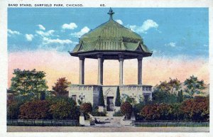 VINTAGE POSTCARD THE BAND STAND AT GARFIELD PARK CHICAGO ILL c. 1920