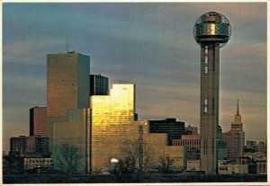 USA Texas Skyline with Hyatt Regency Hotel Reunion Tower Vintage Postcard BS.10