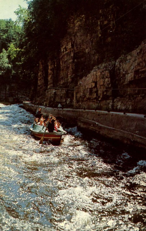 NY - Ausable Chasm. Shooting the Rapids