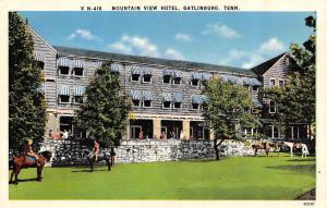 GATLINBURG, TN Tennessee  MOUNTAIN VIEW HOTEL Horseback Riders ROADSIDE Postcard