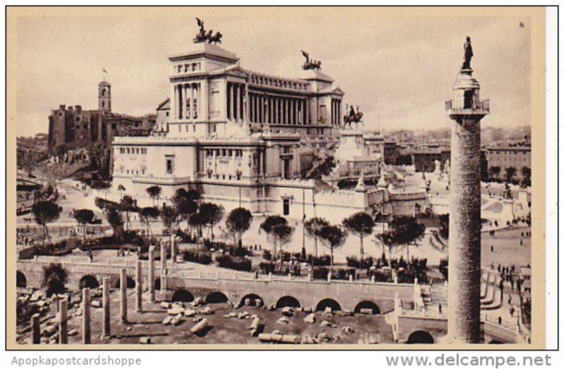 Italy Roma Rome Monumento a Vittorio Emanuele II e il Foro Traiano