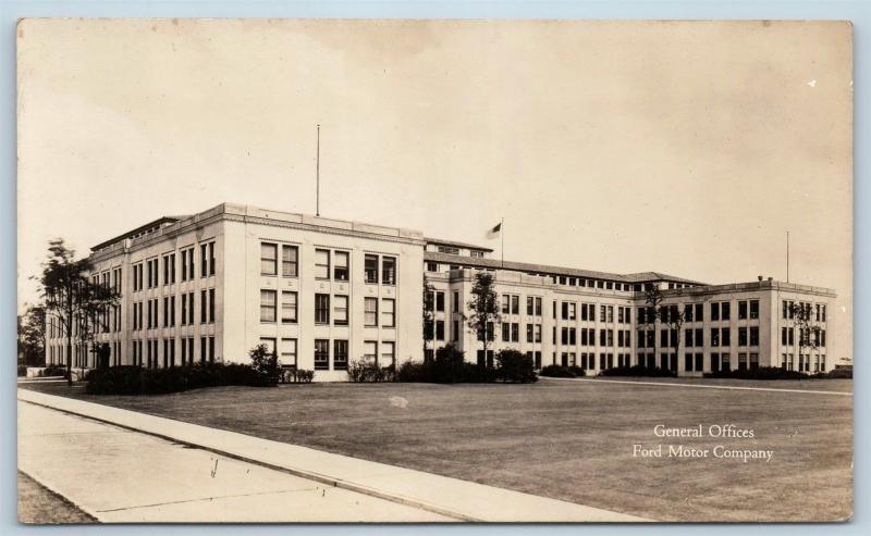 Postcard MI Detroit Ford Motor Company General Offices RPPC Real Photo L19