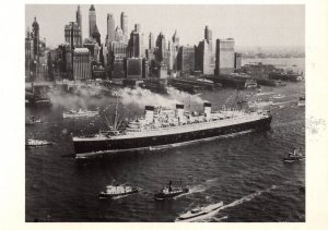 VINTAGE CONTINENTAL SIZE POSTCARD THE QUEEN MARY CUNARD LINER NYC (REPRODUCTION)