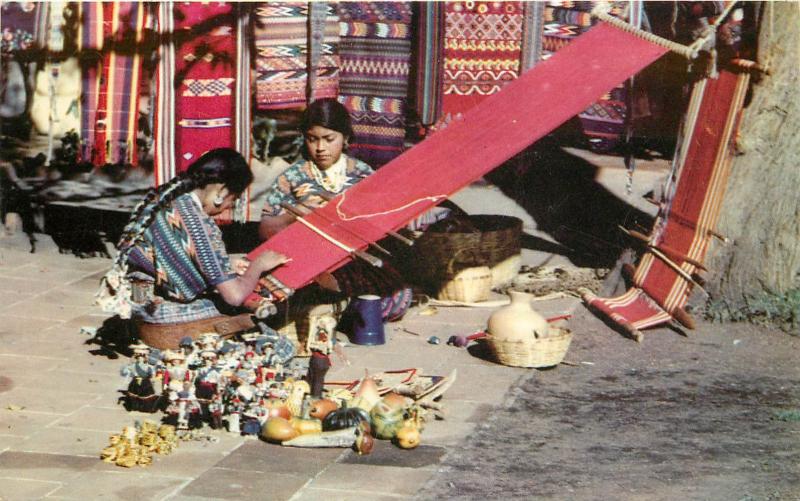 Postcard Native Guatemala Market Vendors Blanket Weavers Indigenous Tejiendo