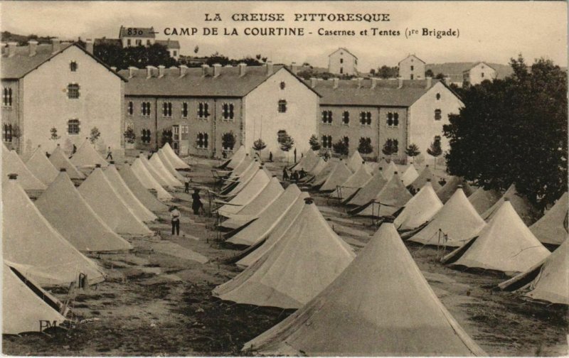 CPA La Courtine Camp, Casernes et Tentes FRANCE (1050430)