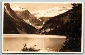 RPPC Canadian Pacific Railway  Byron Harmon  Banff  Canada   Postcard