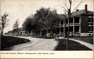 Postcard Fort Des Moines Officers Headquarters in Des Moines, Iowa