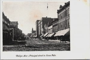 Philips Avenue Principal Street Sioux Falls South Dakota Vintage Postcard C072