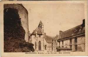 CPA CHATEAUDUN - Le Chateau Cour intérieure (131460)