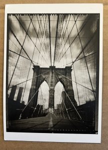 UNUSED  POSTCARD - BROOKLYN BRIDGE - 1993 PHOTO BY TOM BARIL, BROOKLYN, N.Y.