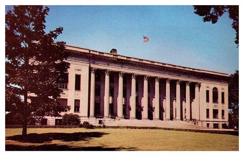 Postcard COURT HOUSE SCENE Charlotte North Carolina NC AT6306