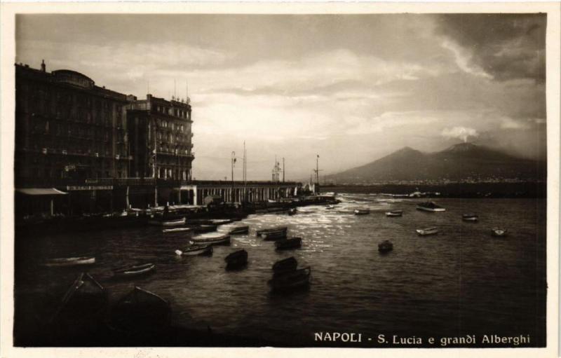 CPA NAPOLI S. Lucia e grandi Alberghi. ITALY (525488)