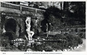 London Postcard - Statue of Aphrodite, Richmond Terrace Gardens  RS40347
