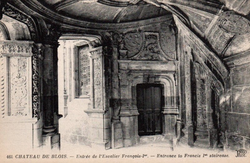 Entrée de l'Escalier Francois 1st.Chateau de Blois,France BIN