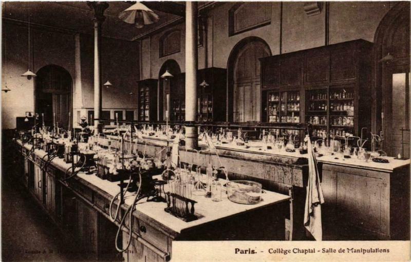 CPA PARIS (8e) College Chaptal. Salle Manipulations (534808)