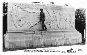 Illinois Memorial to Lincoln across Wabash River Vincennes, Indiana, USA