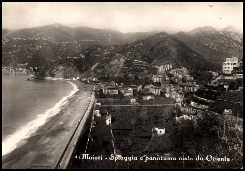 Splaggia e Panorama vistao da Oriente,Maiori,Italy BIN