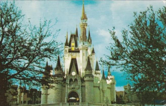 Castles Cinderella Castle Fantasyland Walt Disney World Orlando Florida  1975 | Topics - Buildings & Architecture - Castles, Postcard