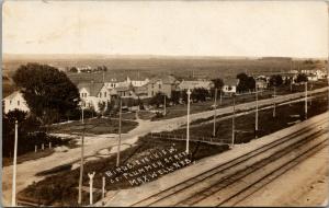 Maxwell Nebraska ~ ~ pistas de Plummer Street a través del ferrocarril hogares ~ Granja ~ 1913 Foto Real Postal 