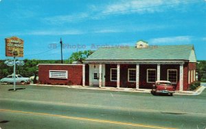 AR, Little Rock, Arkansas, Hank's Dog House Restaurant, 50s Cars, Curteich
